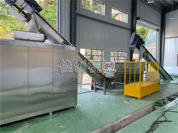 餐廚垃圾處理現(xiàn)場(chǎng)